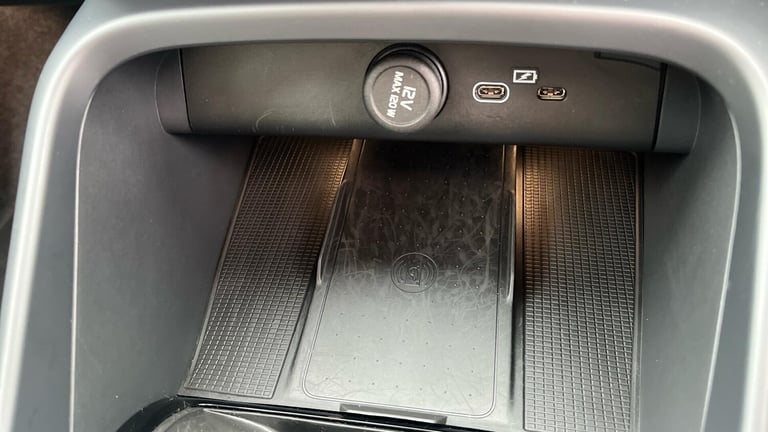 2025 Volvo XC40 2.0 B4 MHEV Plus Black Edition DCT Auto Euro 6 (s/s) 5dr ESTATE Petrol/Electric H...