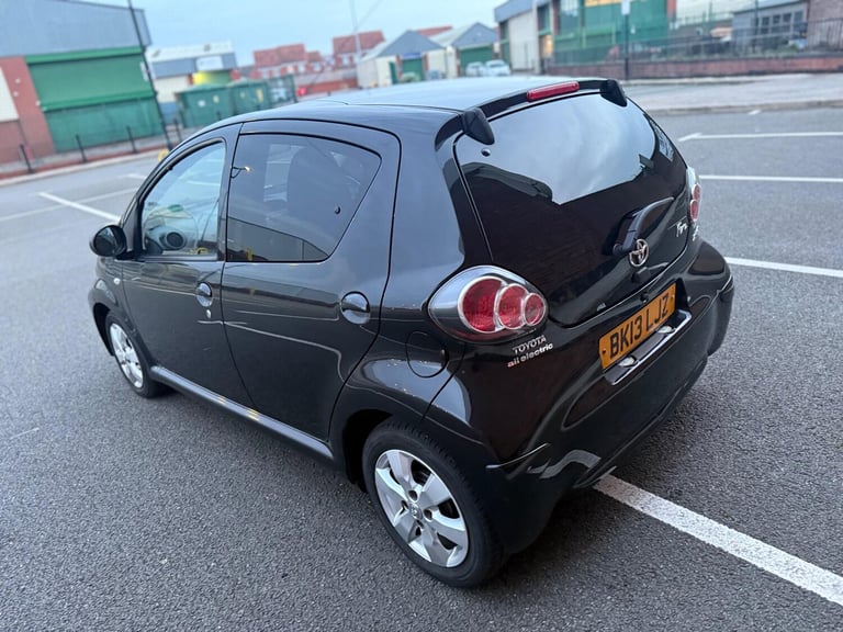 2013 Toyota AYGO 1.0 VVT-i Fire 5dr [AC] HATCHBACK PETROL Manual