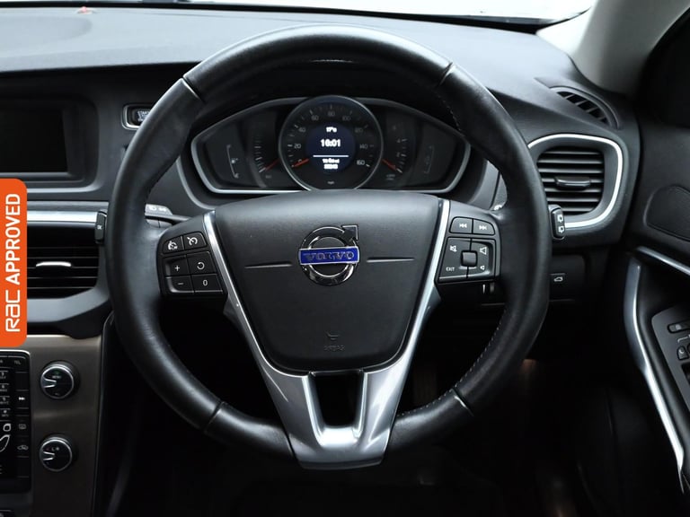 2016 Volvo V40 Cross Country 2.0 D2 Lux Hatchback 5dr Diesel Manual Euro 6 (s/s) (120 ps) Hatchba...