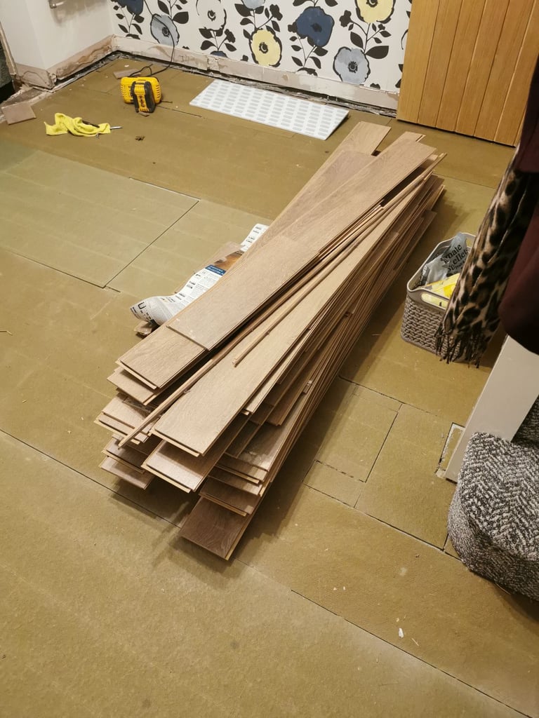 image for Free laminate flooring available by weekend 