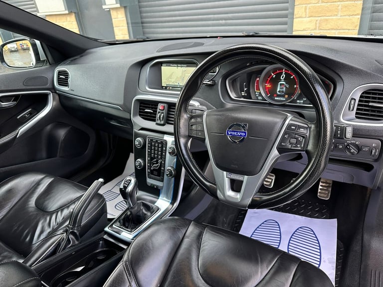 2015 Volvo V40 D2 R DESIGN Lux Nav 5dr HATCHBACK Diesel Manual