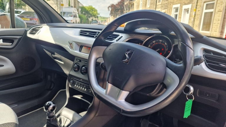 2014 Citroen DS3 1.2 VTi DSign Plus Euro 5 3dr HATCHBACK Petrol Manual