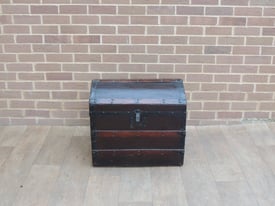 Benson's Wooden Vintage Trunk (UK Delivery)