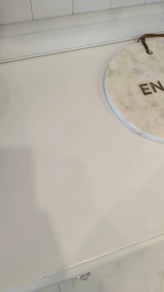 White Wooden Drinks Cabinet/Display Unit with lights