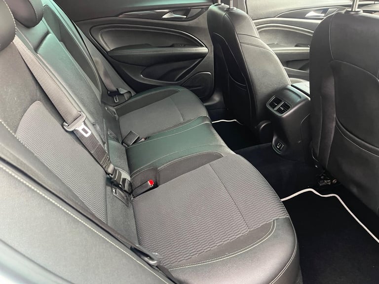 2018 Vauxhall Insignia 2.0 Turbo D BlueInjection SRi Nav Sports Tourer Euro 6 (s/s) 5dr ESTATE Di...