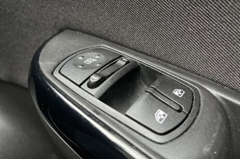 2019 Vauxhall Corsa 1.4 [75] Griffin 5dr - 12 MONTHS MOT, 2 KEYS, HEATED SEATS &amp; STEERING WHE...