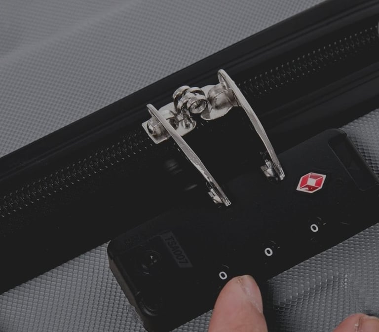 A new ( slight seconds) 3 pcs silver coloured hard shell Suitcase set 