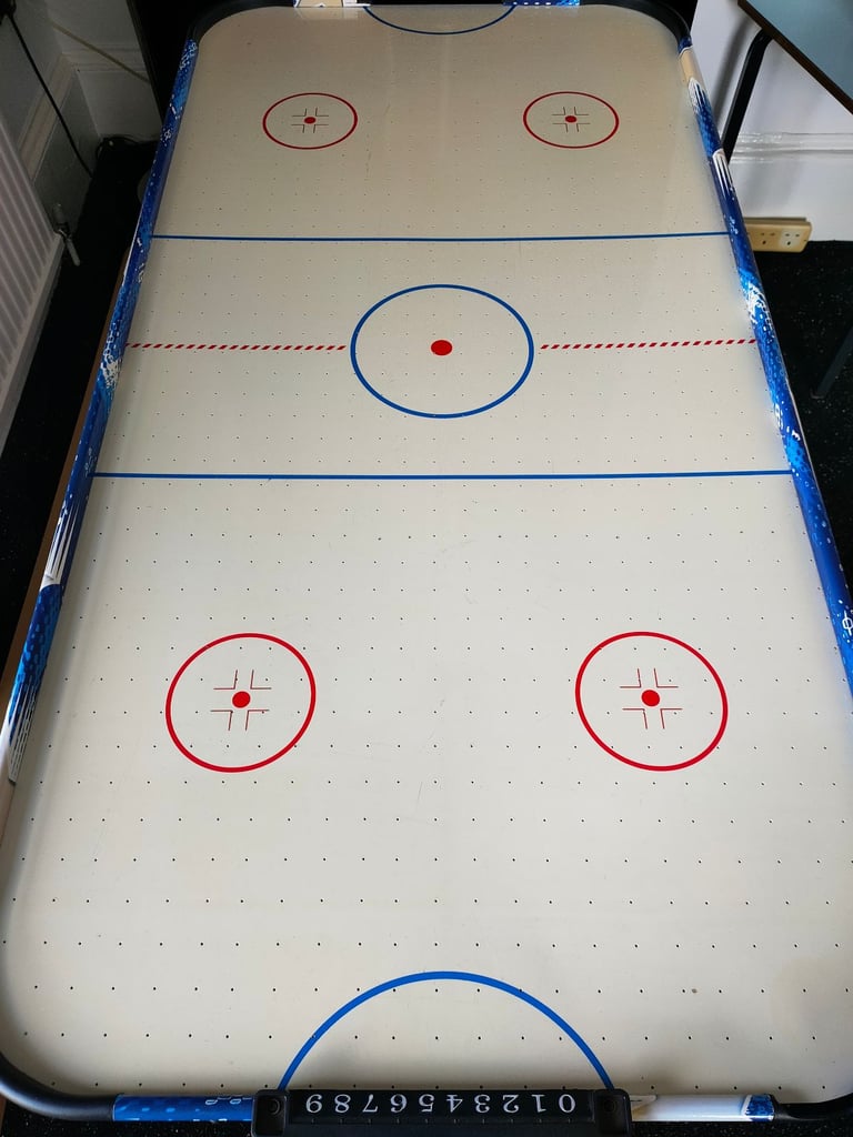 Air hockey table. **Free**