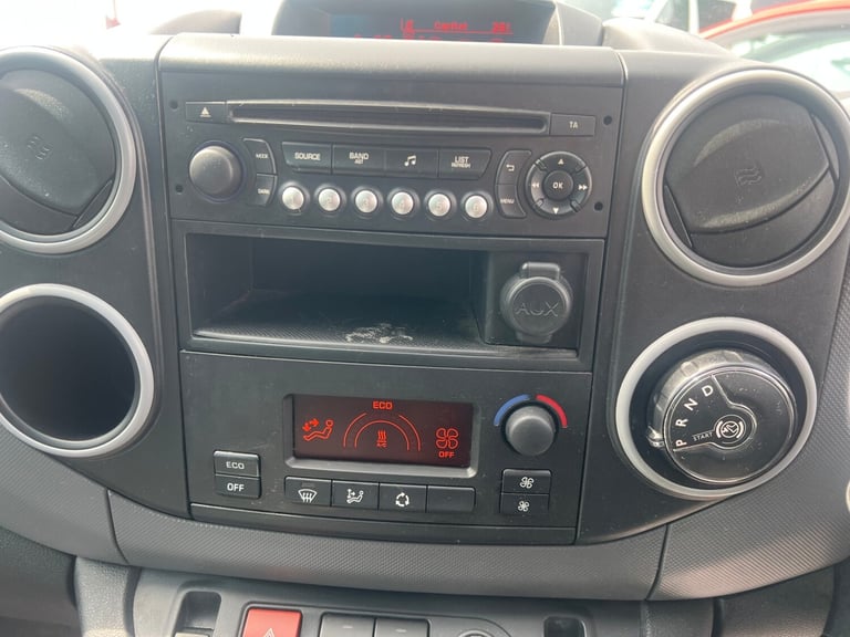 2019 Peugeot Partner 636 SE 67 Van Auto PANEL VAN Electric Automatic