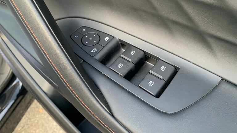 2024 MG MG HS 1.5 T-GDI Trophy SUV 5dr Petrol Manual Euro 6 (s/s) (169 ps) SUV Petrol Manual