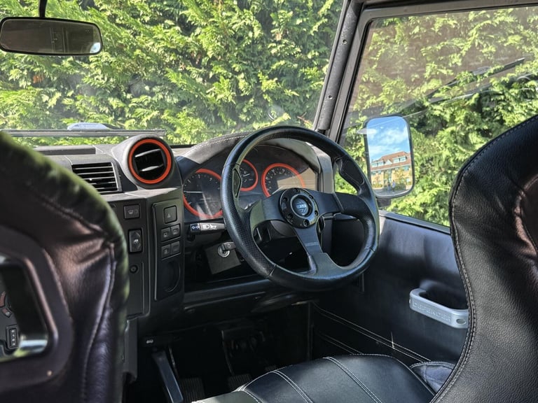 2010 Land Rover Defender 90 2.4 TDCi Hard Top SUV 3dr Diesel Manual 4WD SWB Euro 4 (122 bhp) SUV ...