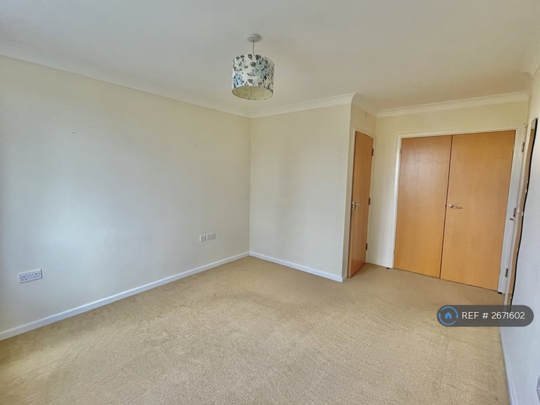 2 bedroom flat in College Heights, Maidstone, ME15 (2 bed) (#2671602)