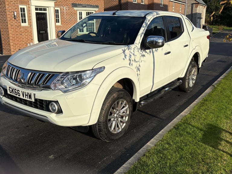 Mitsubishi, L200, Pick Up, 2016, Manual, 2442 (cc)