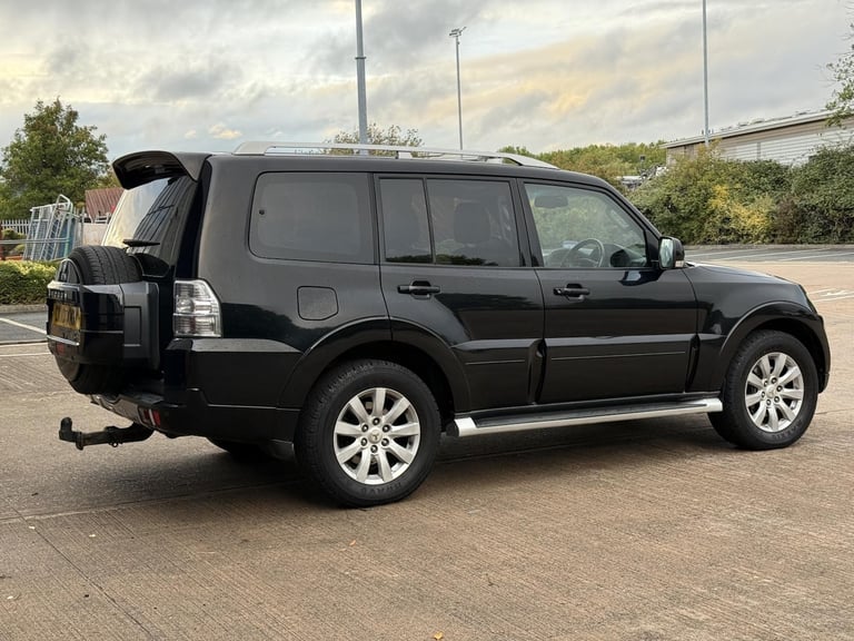 2010 Mitsubishi Shogun 3.2 DI-DC Elegance SUV 5dr Diesel Auto 4WD Euro 5 LWB (197 ps) SUV Diesel ...