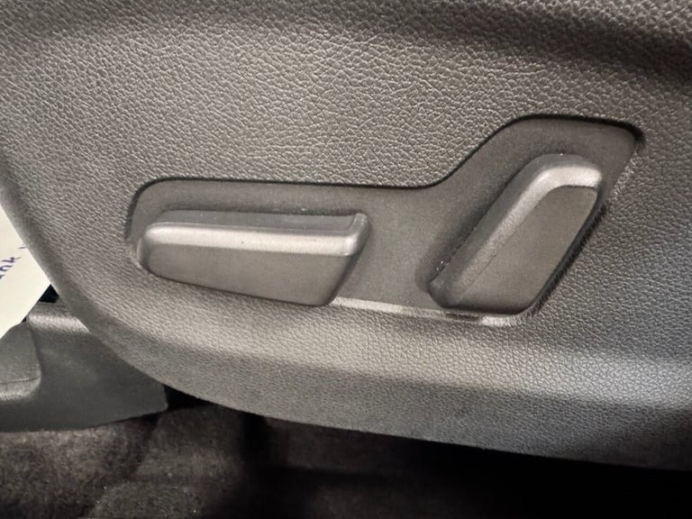 2018 Kia Sportage 1.6 T-GDi 4 DCT AUTO AWD 4WD 175 BHP + SAT NAV + GLASS SUNROOF + HEATED LEA EST...