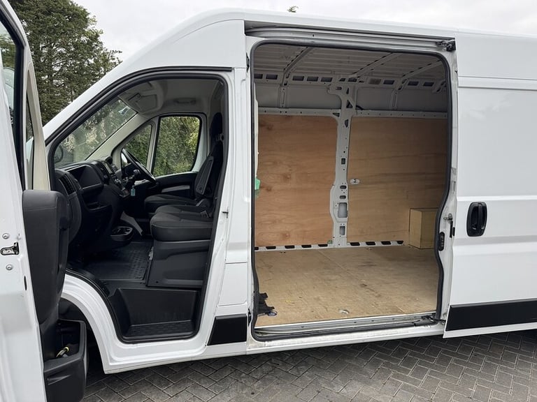 2024 Peugeot Boxer 2.2 BlueHDi H2 Professional Premium+ Van 140ps PANEL VAN DIESEL Manual