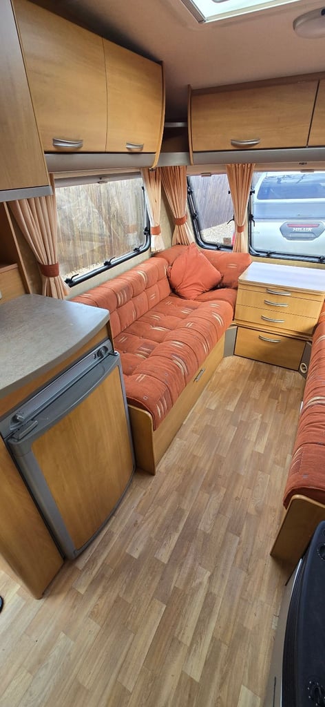 Swift Charisma 220/2 berth 2007 motor mover light weight 