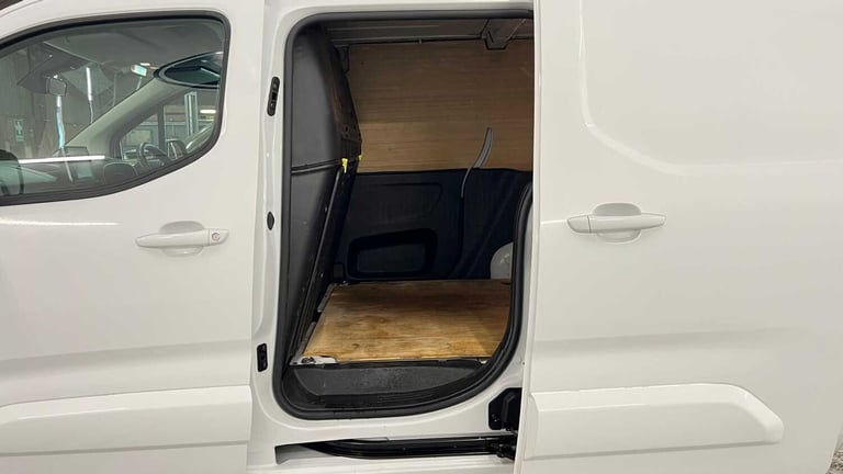 2023 Citroen Berlingo 1.5 BlueHDi 650Kg Driver Edition 100ps 6 Speed S/S Van Diesel Manual
