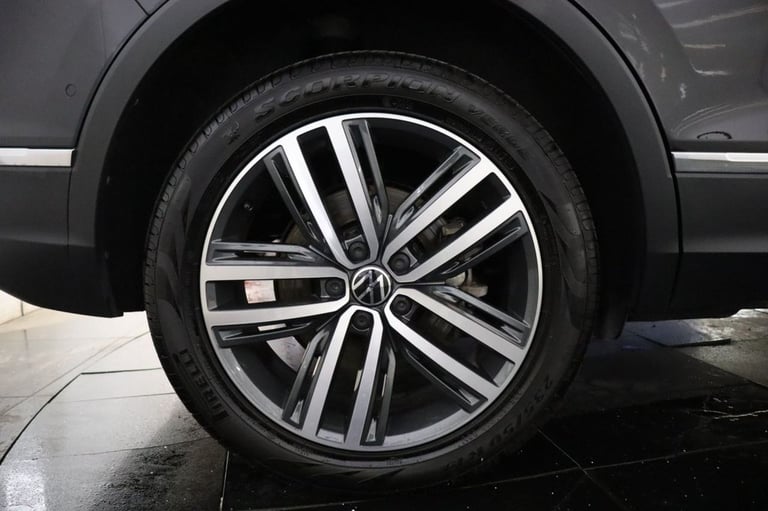 2023 Volkswagen Tiguan 1.4 TSI eHybrid Elegance 5dr DSG ESTATE PETROL/ELECTRIC Automatic