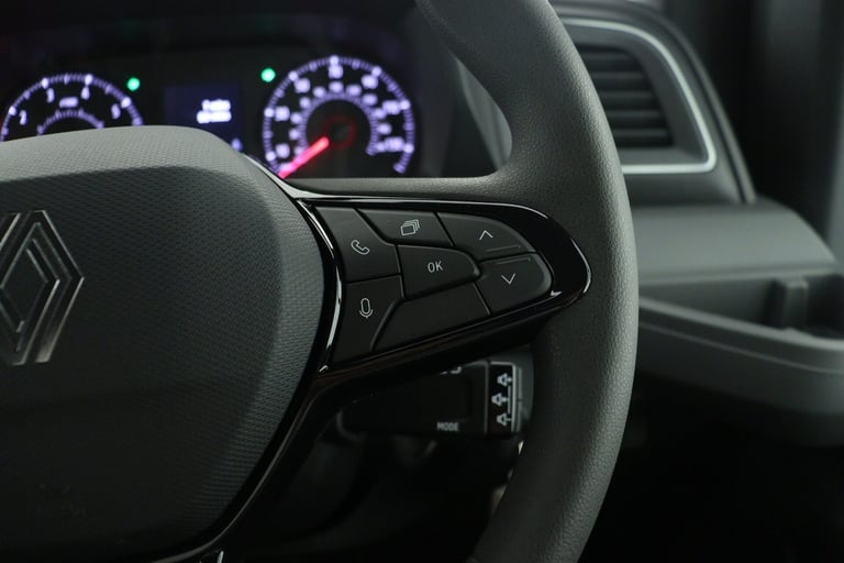 2025 Renault Master MM35 Blue dCi 150 Advance Medium Roof Panel Van Diesel Manual