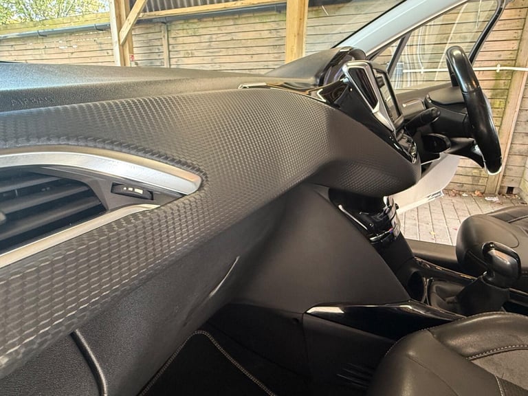 PEUGEOT 2008 1.6 BlueHDi Allure 2016