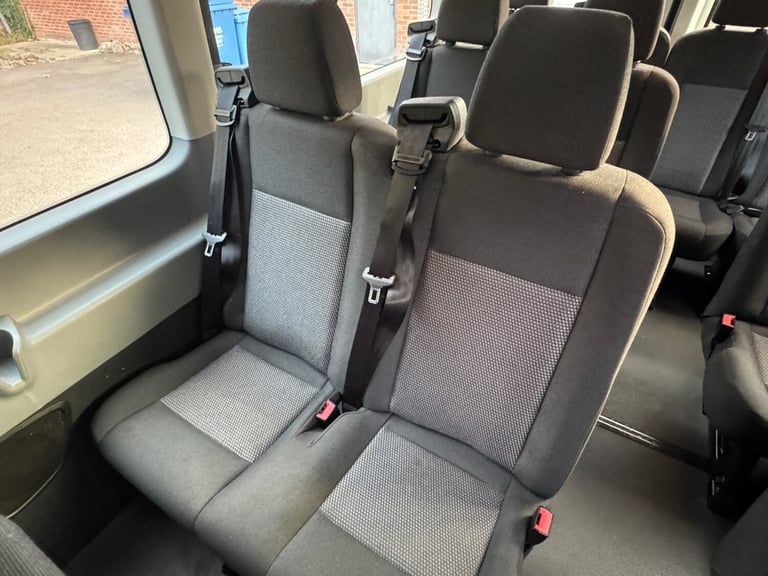 2015 Ford Transit 2.2 TDCi 460 Minibus 5dr Manual L4 H3 (17 seats) NA Diesel Manual