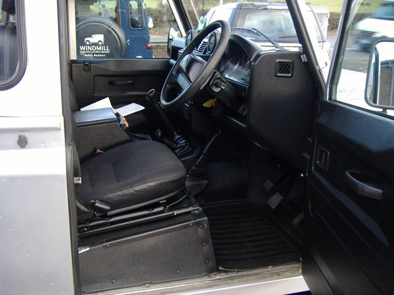 2013 Land Rover Defender 110 2.2 TDCi 110  HIGH CAPACITY PICK UP Manual 4x4 Diesel Manual
