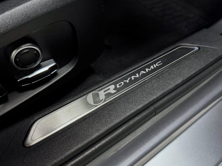 2022 Jaguar XE 2.0 D200 MHEV R-Dynamic SE Saloon 4dr Diesel Auto Euro 6 (s/s) (204 ps) SALOON Die...