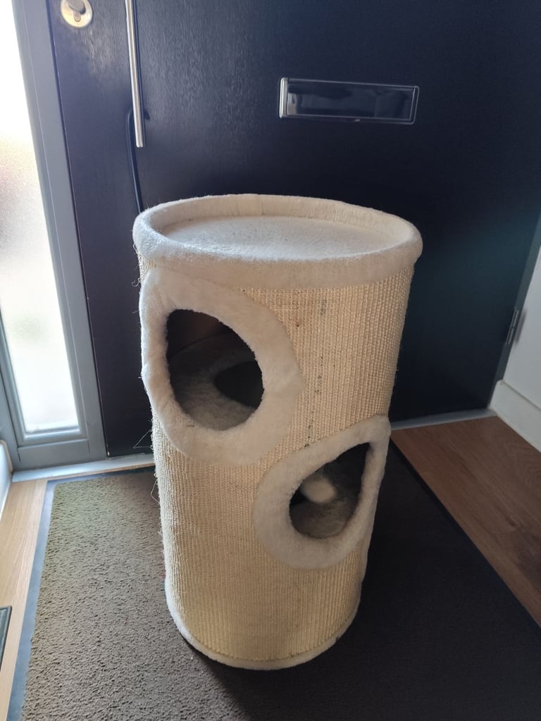 Cats tower/scratcher