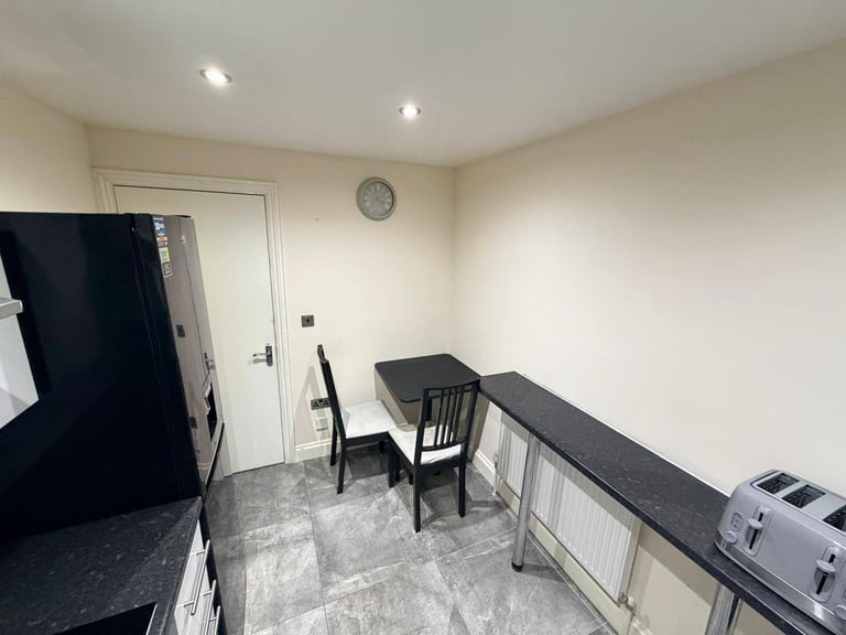 1 Bedroom Accommodation, KINGSBURY, HA3, £1,250, **BILLS INCLUDED**
