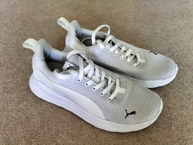 White 'Puma' trainers UK size 5