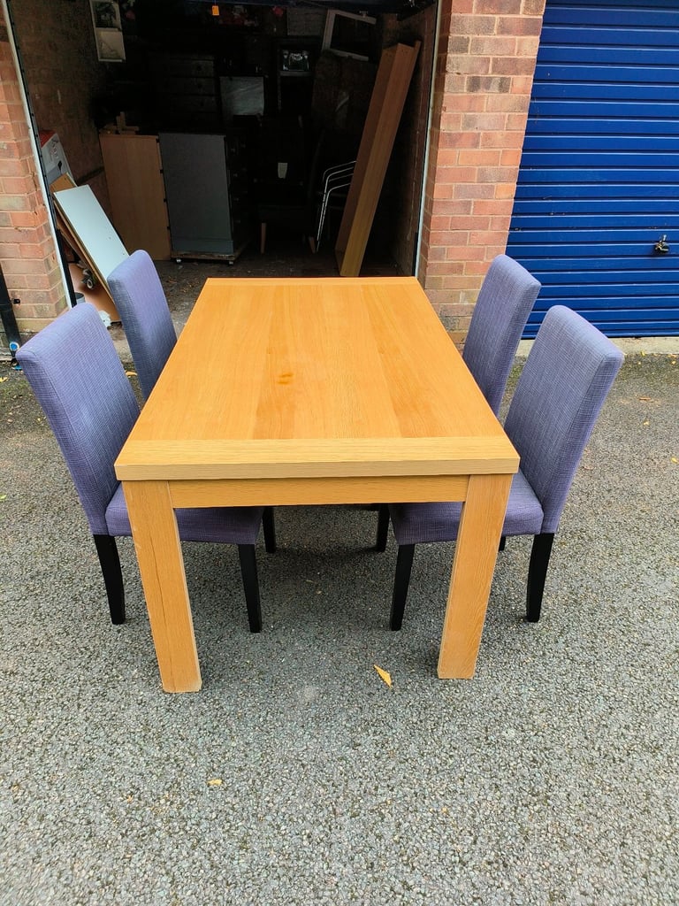 Dining Table + 4 Chairs 