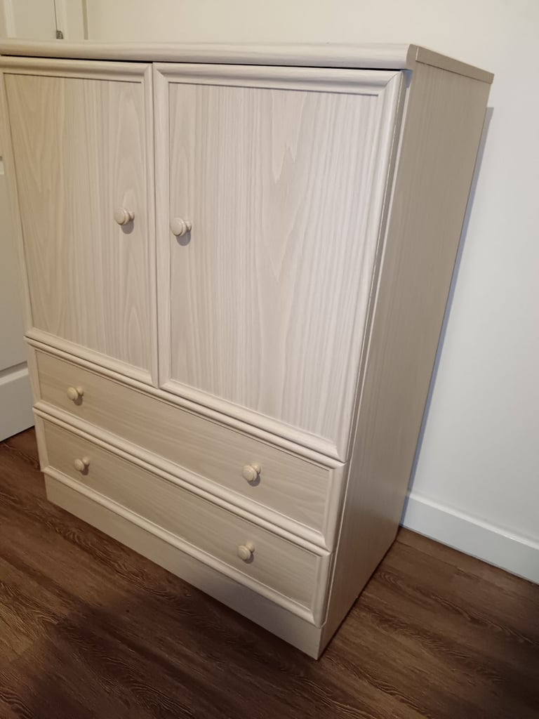 Cabinet with drawers 