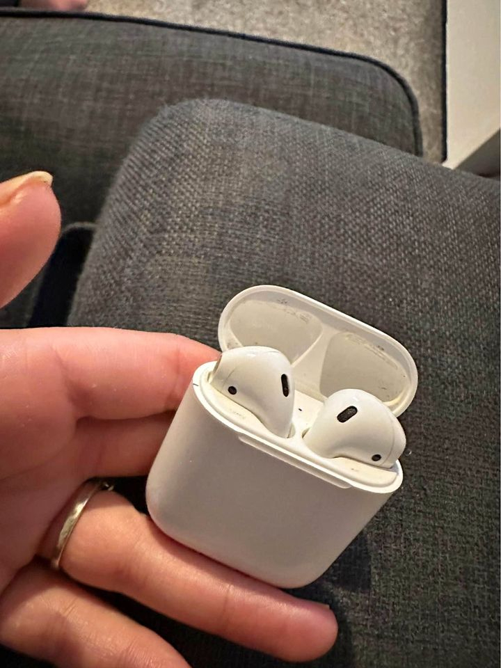 Airpod for Sale in Glasgow City Centre, Glasgow | Gumtree