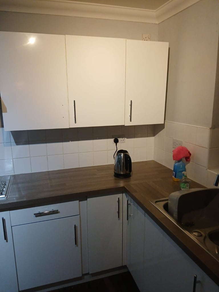Full kitchen for sale with integrated appliances