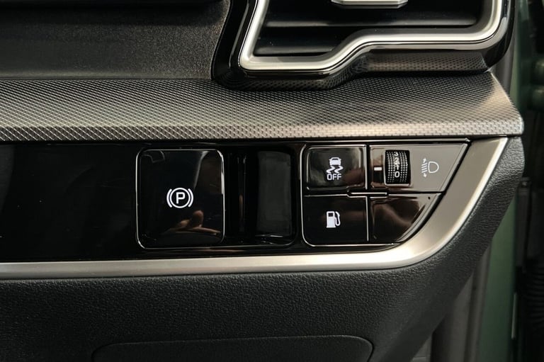 2023 73 KIA SPORTAGE 1.6 T-GDI 13.8KWH 3 SUV 5DR PETROL PLUG-IN HYBRID AUTO AWD 