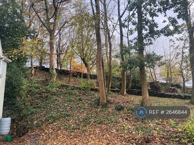 1 bedroom flat in Garth-Mor Court, Neath, SA11 (1 bed) (#2646844)