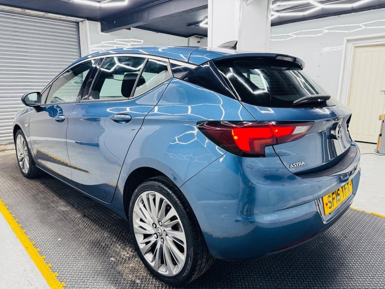 2016 Vauxhall Astra 1.6 CDTi BlueInjection SRi Nav Euro 6 (s/s) 5dr HATCHBACK Diesel Manual