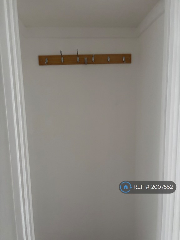 2 bedroom flat in Glamis House, Warley, Brentwood, CM14 (2 bed) (#2007552)