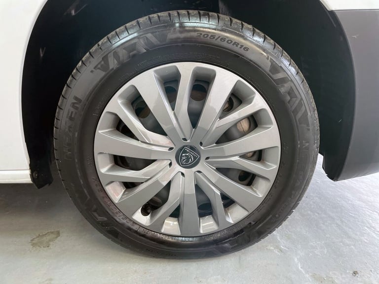 2024 Peugeot Partner 1.5 BlueHDi 100 Asphalt Van PANEL VAN DIESEL Manual