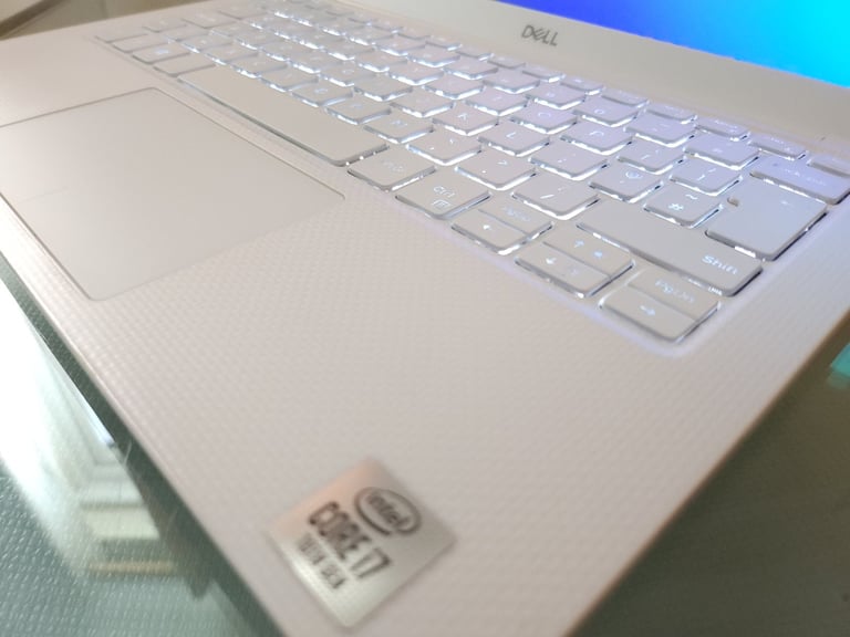 ❤️ Dell XPS 13 7390 4K Touchscreen i7-10510U 16GB RAM 512GB SSD Alpine White Carbon Fibre Laptop