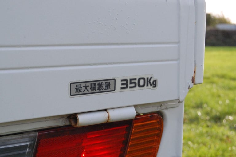 NISSAN CLIPPER 650CC 2WD 200404 Petrol Manual in White