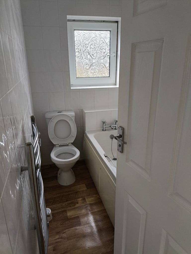 Newly Refurbished 2-Bedroom Terraced House To Let – Modern Living in Middleton!
