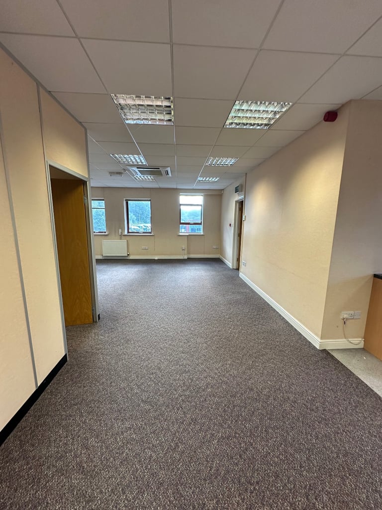 Beauty rooms/office space to RENT