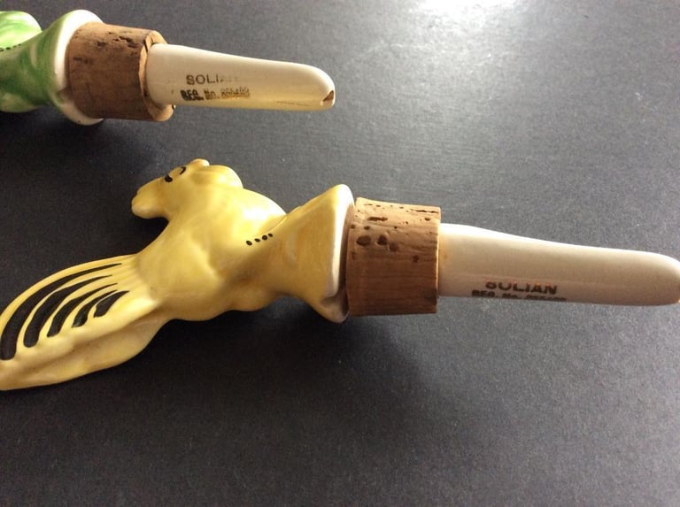 VINTAGE STAFFORDSHIRE CERAMIC COCKEREL DRINKS POURER