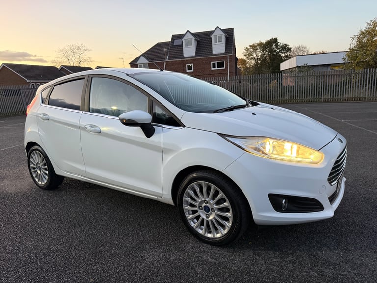 image for Ford, FIESTA, Hatchback, 2014, Manual, 998 (cc), 5 doors