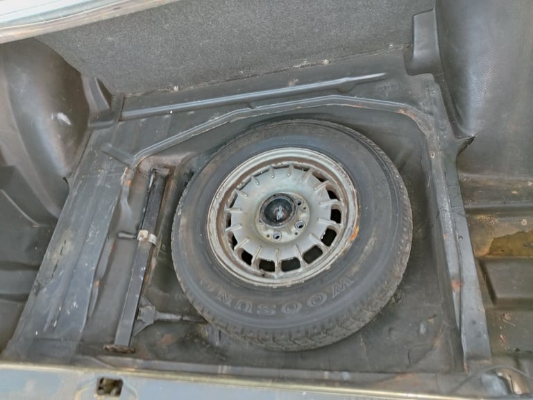 Mercedes-Benz, 200, w123 1985, 1997 (cc)