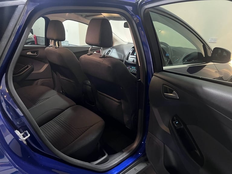 2016 Ford Focus 1.0 EcoBoost 125 Titanium 5dr HATCHBACK PETROL Manual