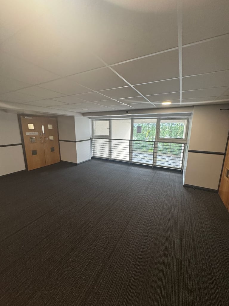WALLACE STREET, Modern 2 Bedroom Apartment TO LET – £1,095 PCM