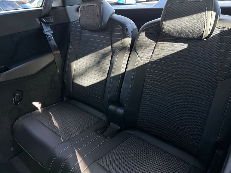 2025 Peugeot 5008 1.2 Hybrid 136 GT 5dr e-DSC6 HATCHBACK PETROL Automatic